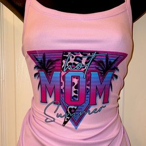 Hot mom summer tank! 🥵